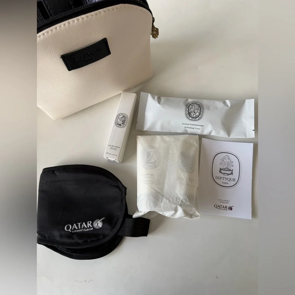 Chic White‎ and Black Cosmetic Bag